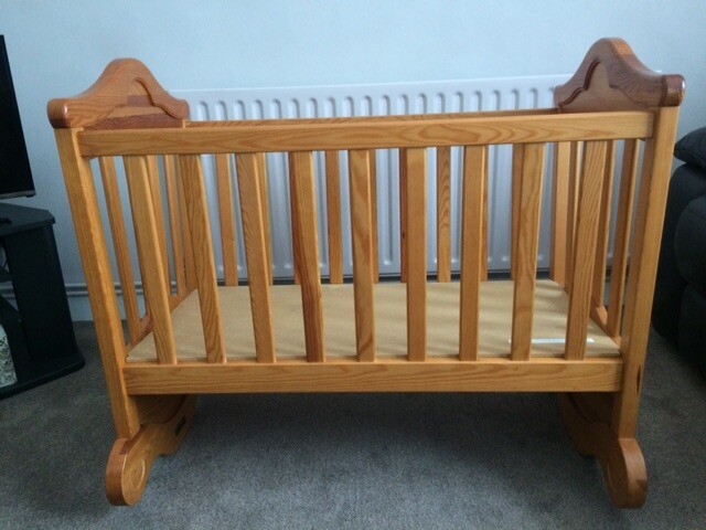 mamas and papas swinging crib mattress